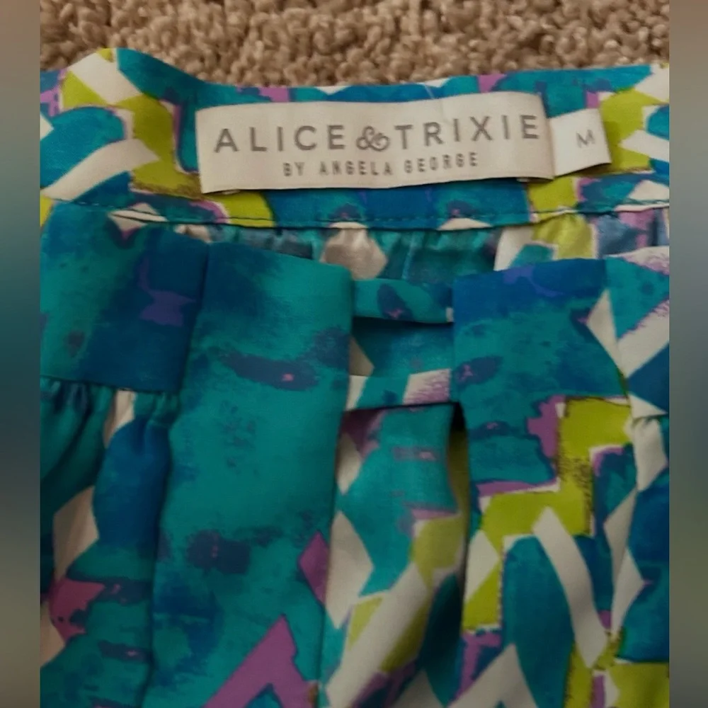 NWOT ❤️SALE❤️ 100% Silk Alice & Trixie/Stitch Fix Top. GORGEOUS COLORS! - Picture 7 of 15